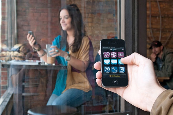 A Guide to Dating Women While Using Technology